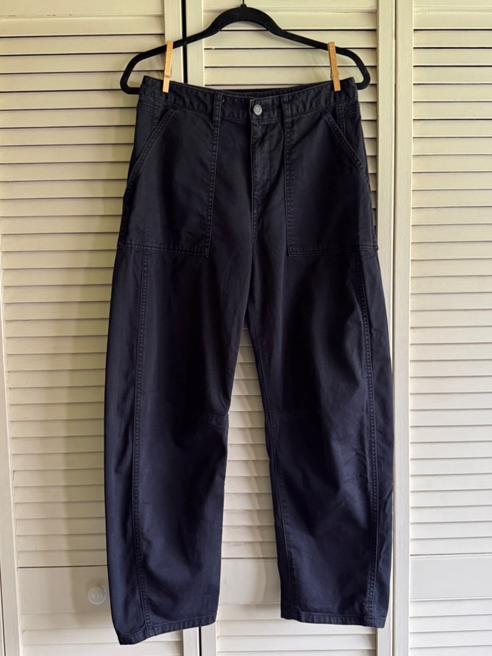 GAP Women’s Mid Rise Twill Barrel Pants, Size 4, Color Black